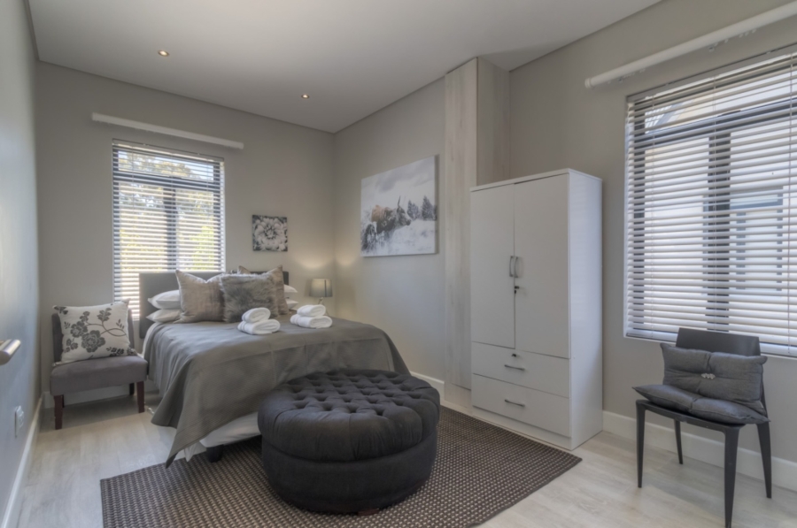 To Let 3 Bedroom Property for Rent in Paardevlei Western Cape